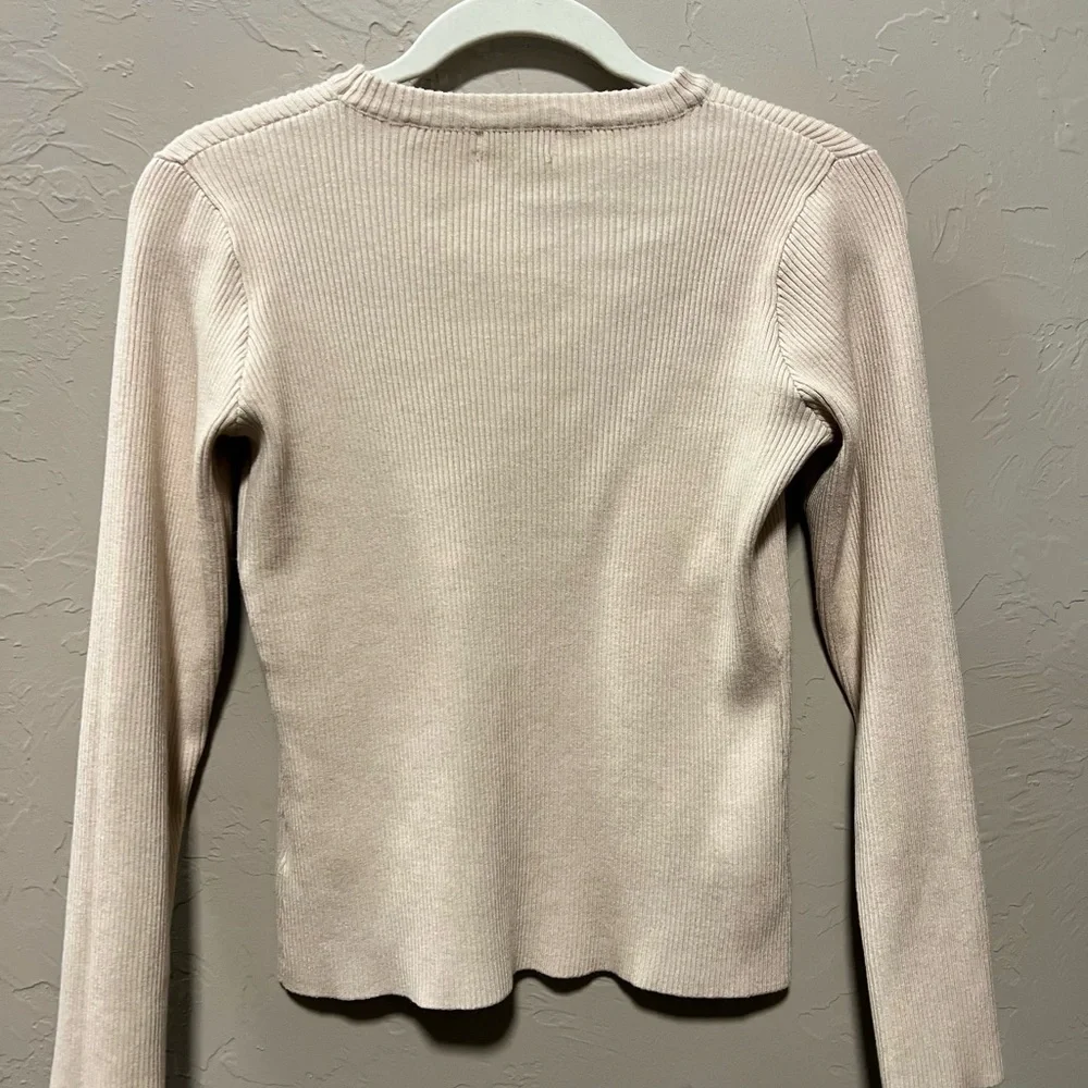 Lush Ribbed Sweater - Picture 5 of 6